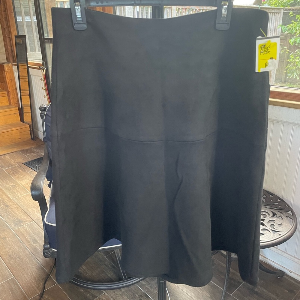 Anne Klein Black A-Line Knee-Length Faux Suede Skirt